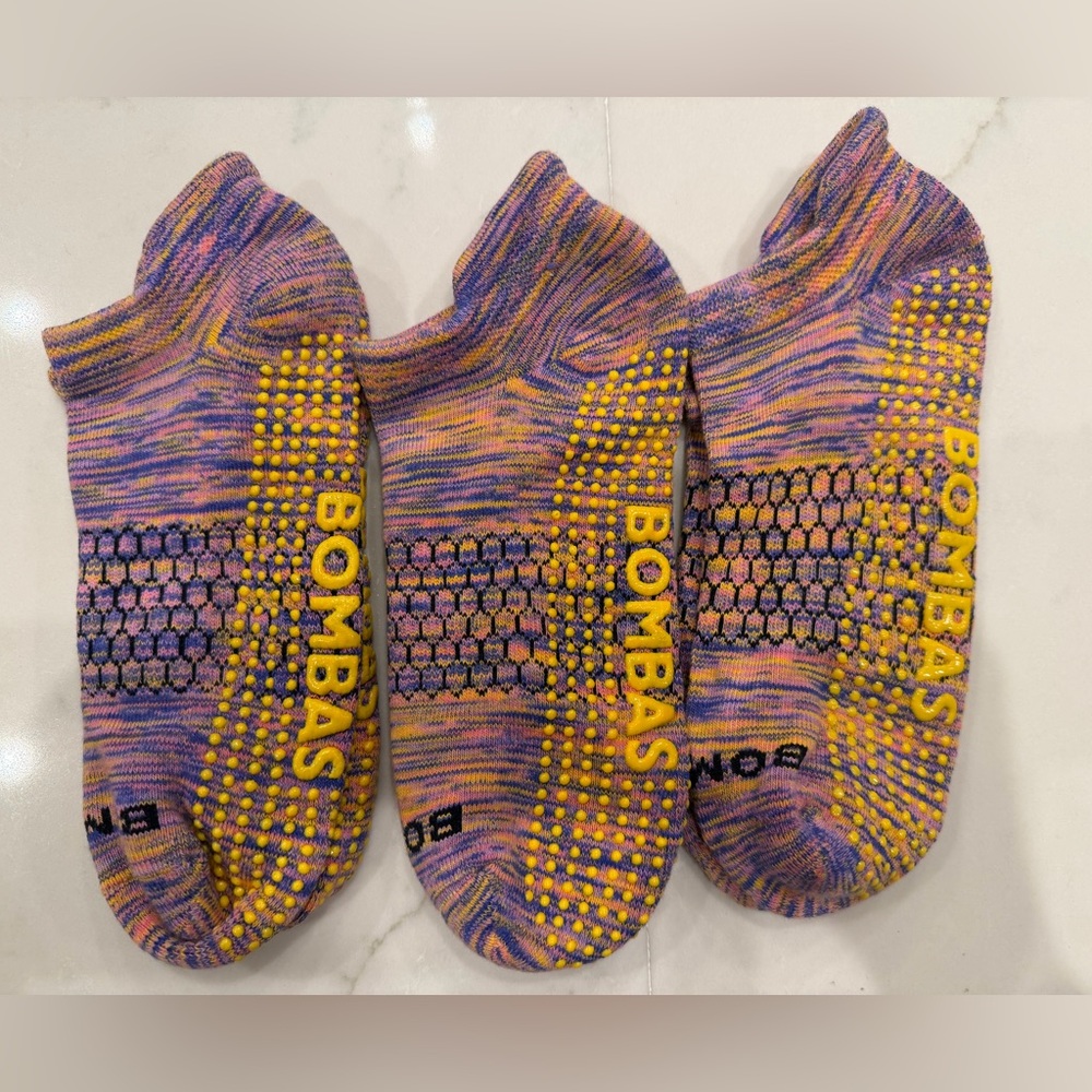 Bombas Women's Performance Gripper Honeycomb Ankle Socks Medium 3 Pairs 🔥
